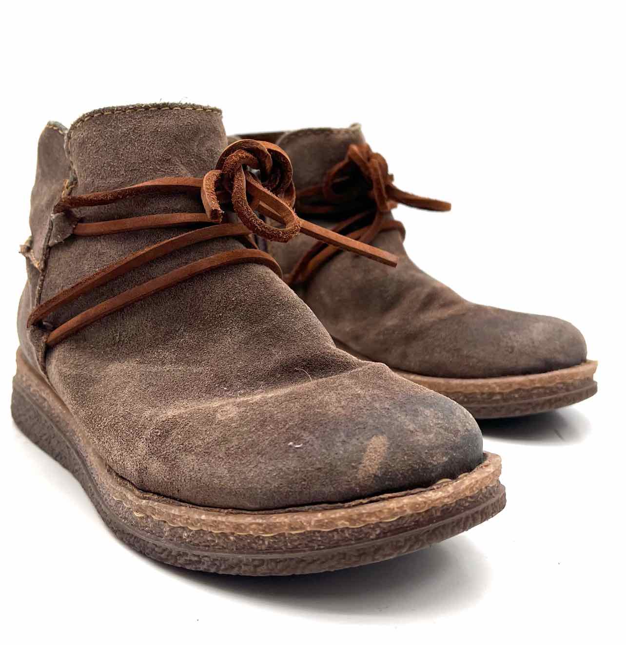 Born Size 6 Taupe Lace-Up Suede Shoes Ankle Boots - Image 2