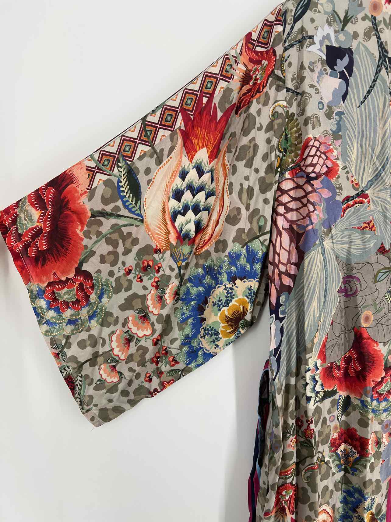 Johnny Was Size M Gray/Multi Multi-Print Silk NEW Designer Duster - Image 3