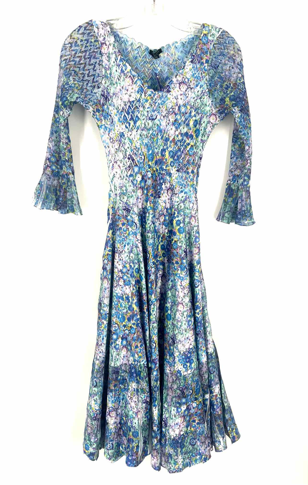 Komarov Size S Bl/Gr/Pu Floral Crinkled Designer Dress