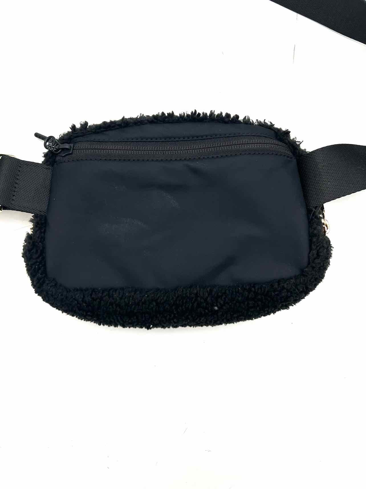 Lululemon Athletica Black/Gold Zipper Sherpa Accessories Fanny Pack - Image 3