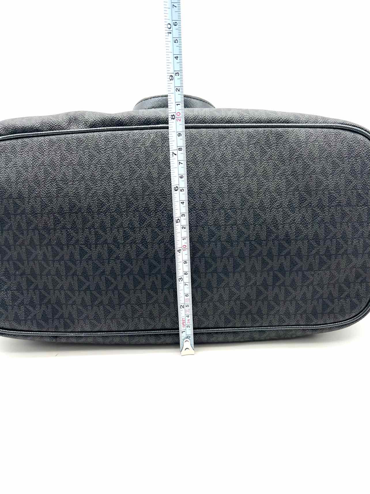 Michael Michael Kors Black/Gray Leather Drawstring Monogrammed AS IS Tote - Image 9