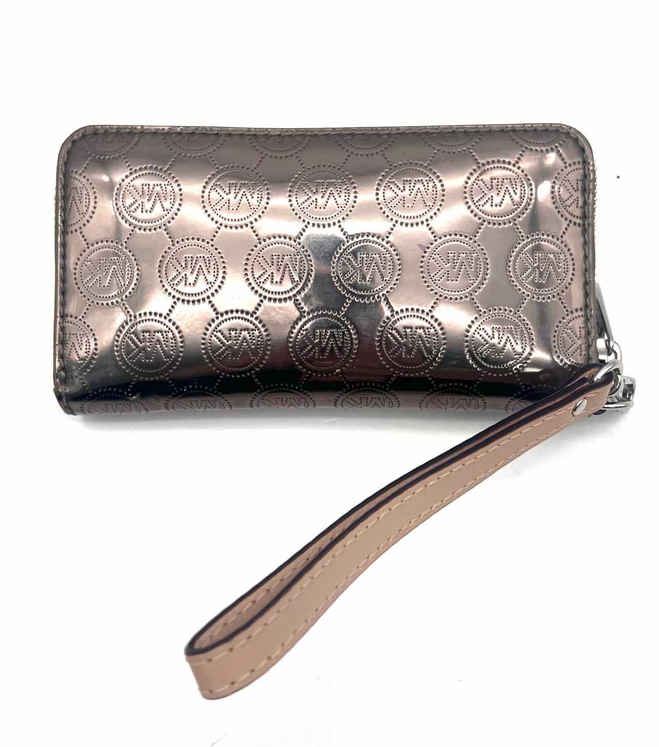 Michael Michael Kors Pewter Metallic Signature Leather Designer Wristlet - Image 2