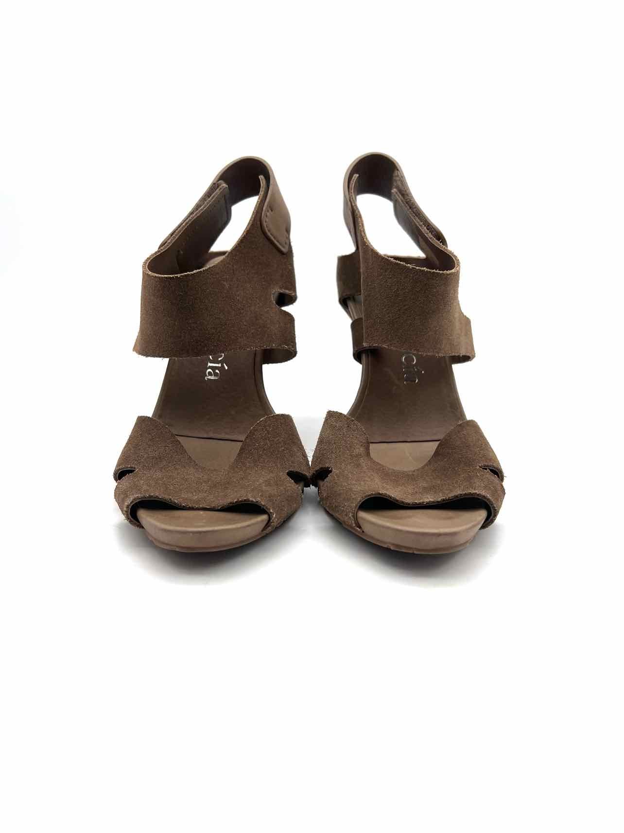 Pedro Garcia Size 8.5 Olive Velcro Suede Designer Sandals Heels - Image 2