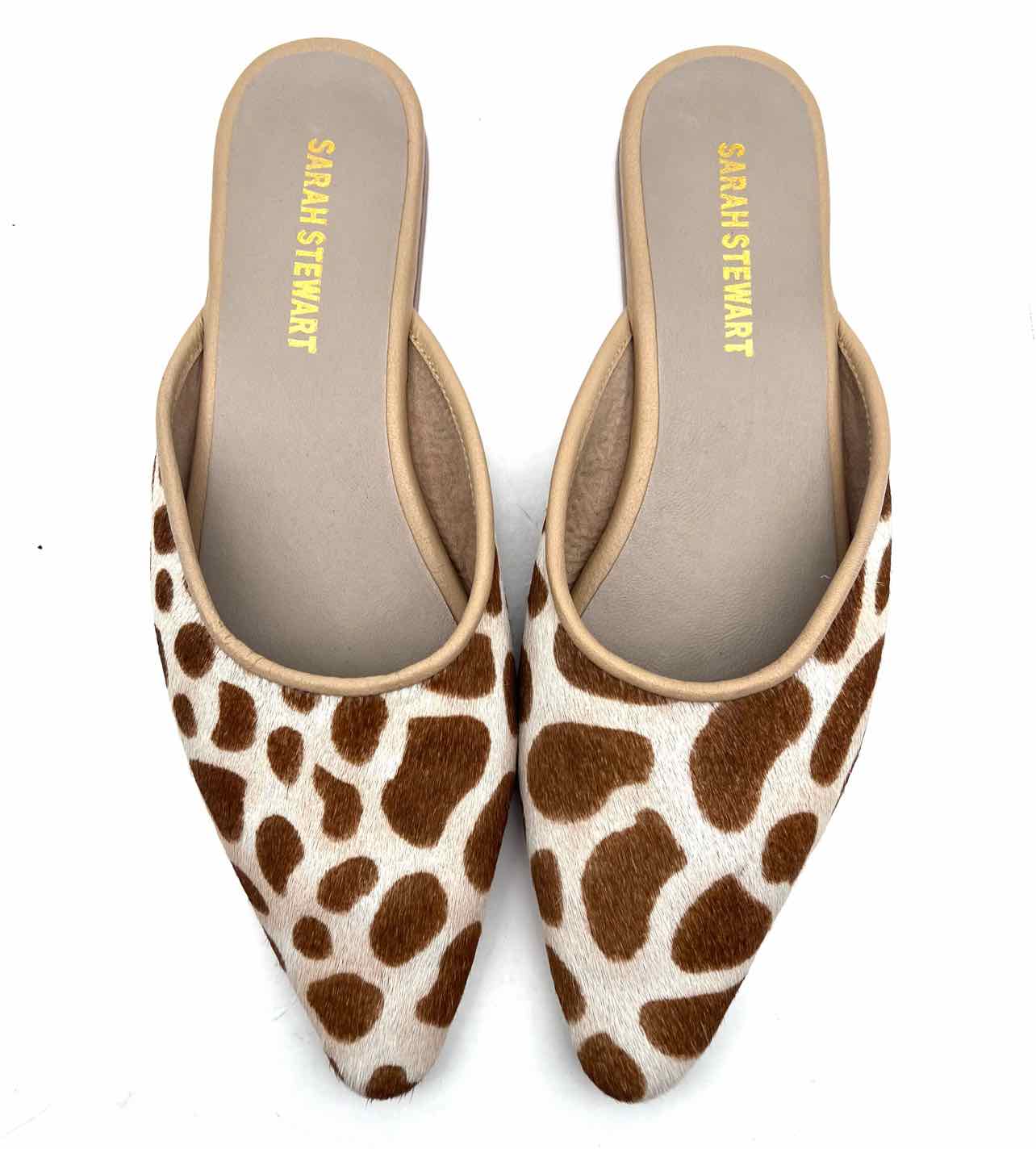 Sarah Stewart Size 7 White/Tan Giraffe Cow Hair Designer Mules - Image 5