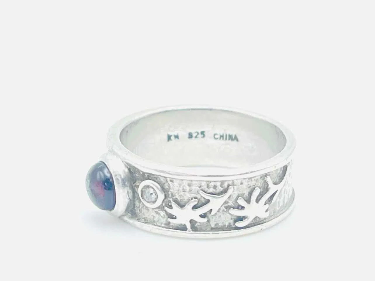 Size 6 Silver/Red Gemstone Silver Jewelry Ring - Image 6
